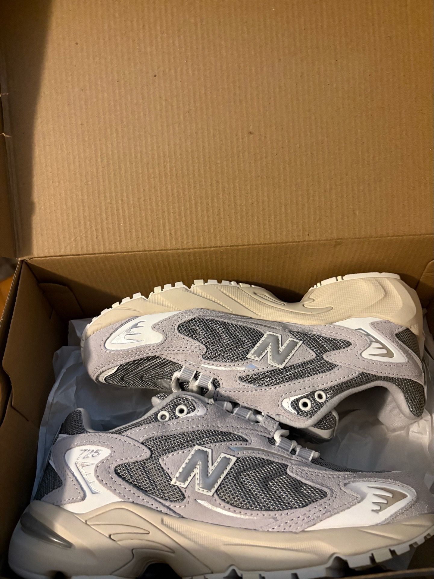 New balance 725