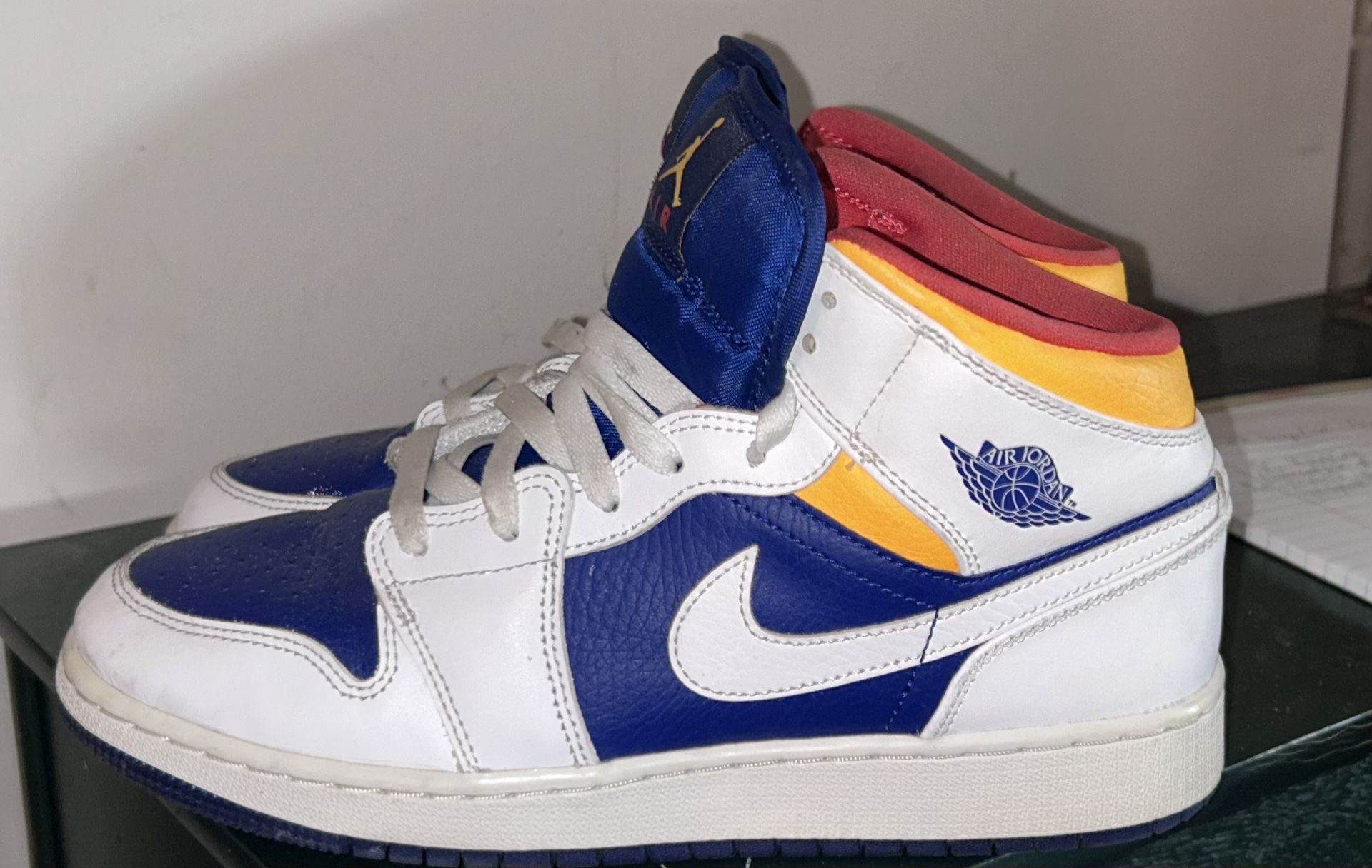 Nike Jordan Air 1 Mid- Like New