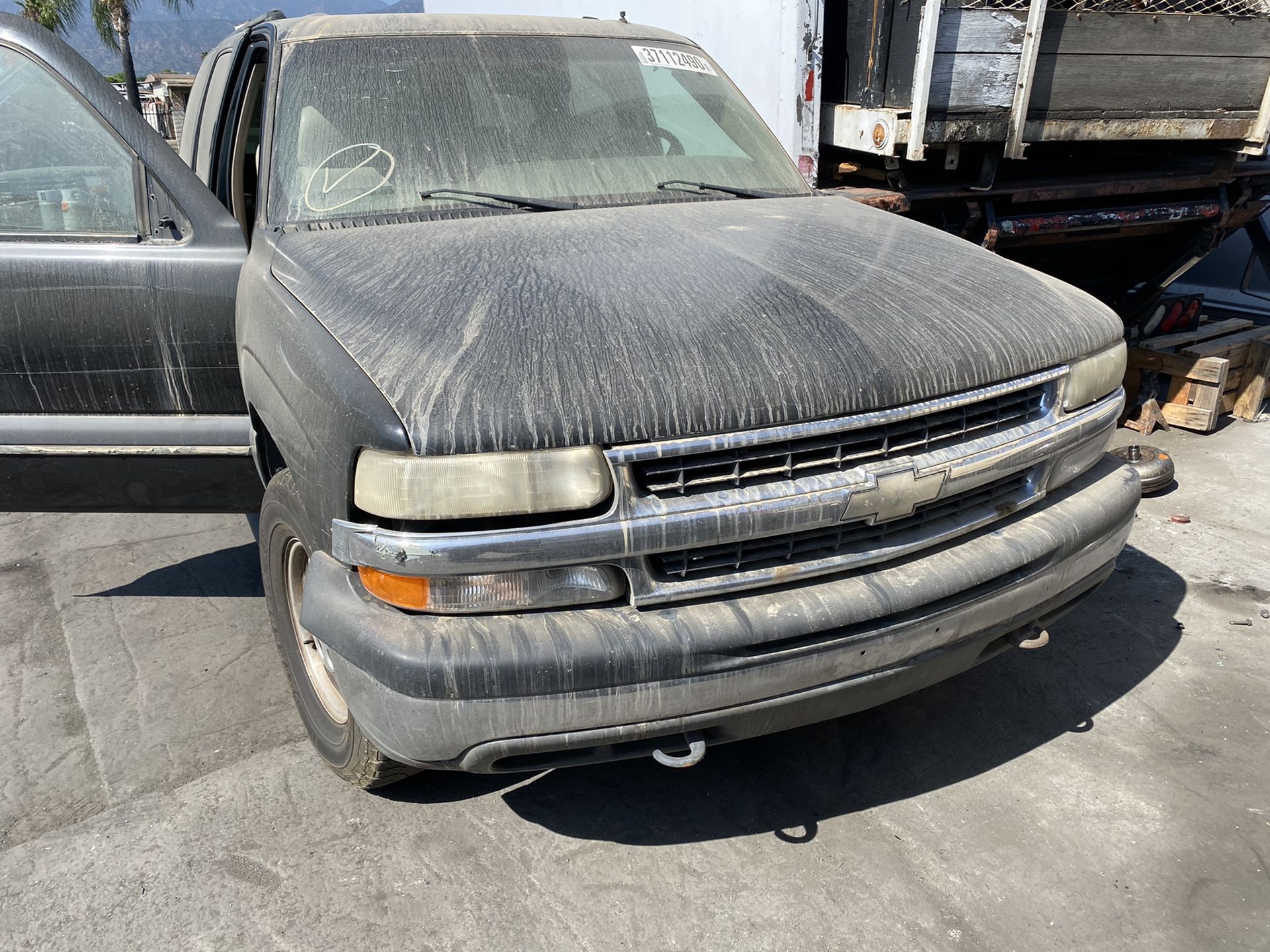 Chevy suburban 2002 PARTING OUT
