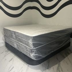 NEW MATTRESS KING SIZE PLUSH WIT BOX SPRING