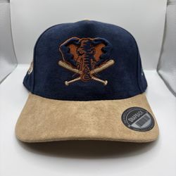 Oakland Athletics. Ranch life hats. Hooey Hats. Cachuchas. Gorrin Bros, FINO, 31 Hats. Western Hats. Rodeo. Trucker hat, high desert headwear. Basebal