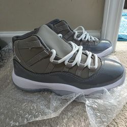 Women's Jordan 11s Cool Greys 5'5