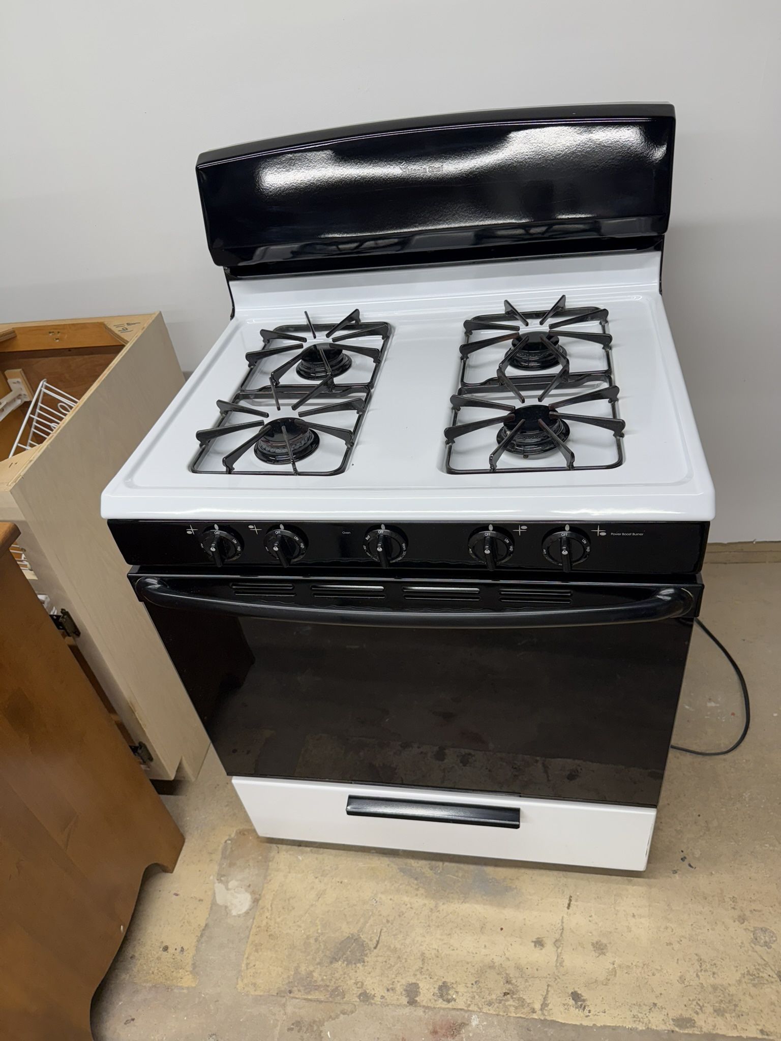Magic Chef gas 30” stove