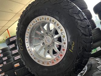 Vendo set de rines nuevos 17x9 de ancho de 6-139.7 lugs 285/70/R17 Bfgoodrich