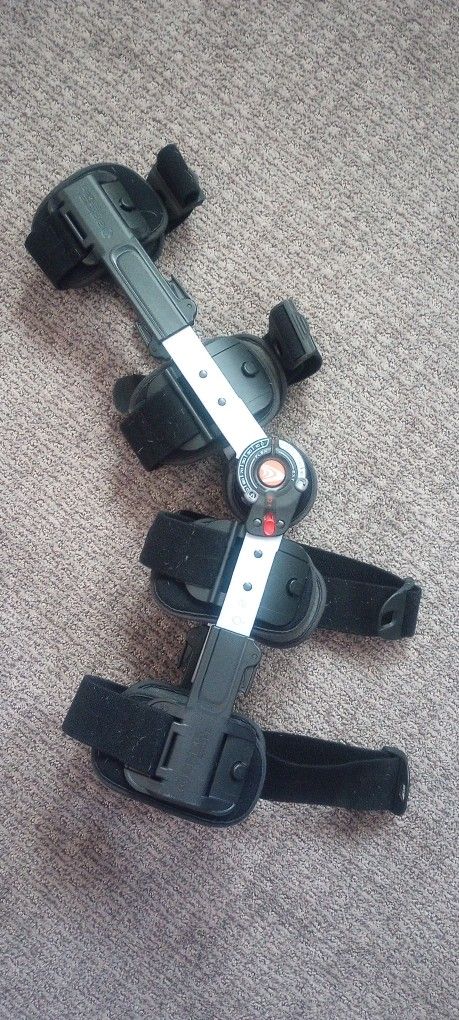 Locking Hinged