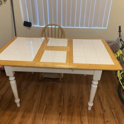 Kitchen Table (w/4 wooden Chairs) 