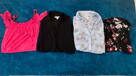 Women’s tops and shirts size xs all for 12 Dlls
