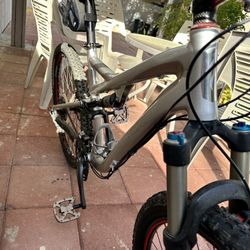 Specialized Stumpjumper Elite Medium Size