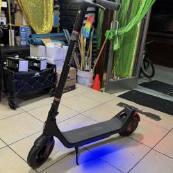 PHANTOM A10 MOTOR 400W POWER -15.5MPH-RANGE 28MILES-ANTIPUNCTURE 10in. TIRES-ATMOSPHERE SIDE LIGHTS. CHARGER INCLUDED —PRICE FIRM