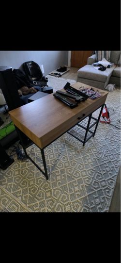 Computer table