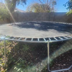 Free Trampoline 