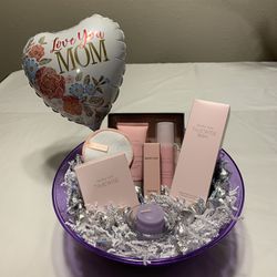 Mother’s Day Gift Basket 25