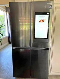 Samsung Family Hub 4-Door Refrigerator