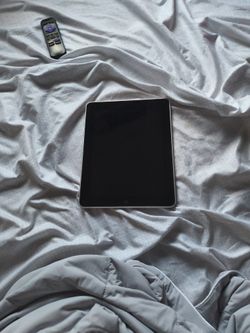 Apple iPad 16gb First Generation 