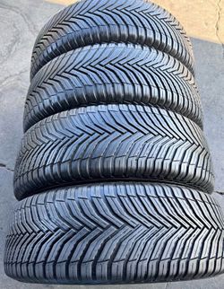 235 60 18 Michelín I'm selling this set of tires with 80% life left on all 4