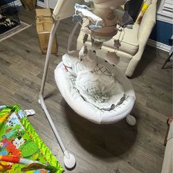 Mesedor de Bebe y tapete para actividades