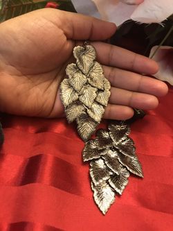 Super lightweight long oxidized earring