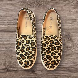 Time and Tru Women's Leopard Print Slip-On Shoes