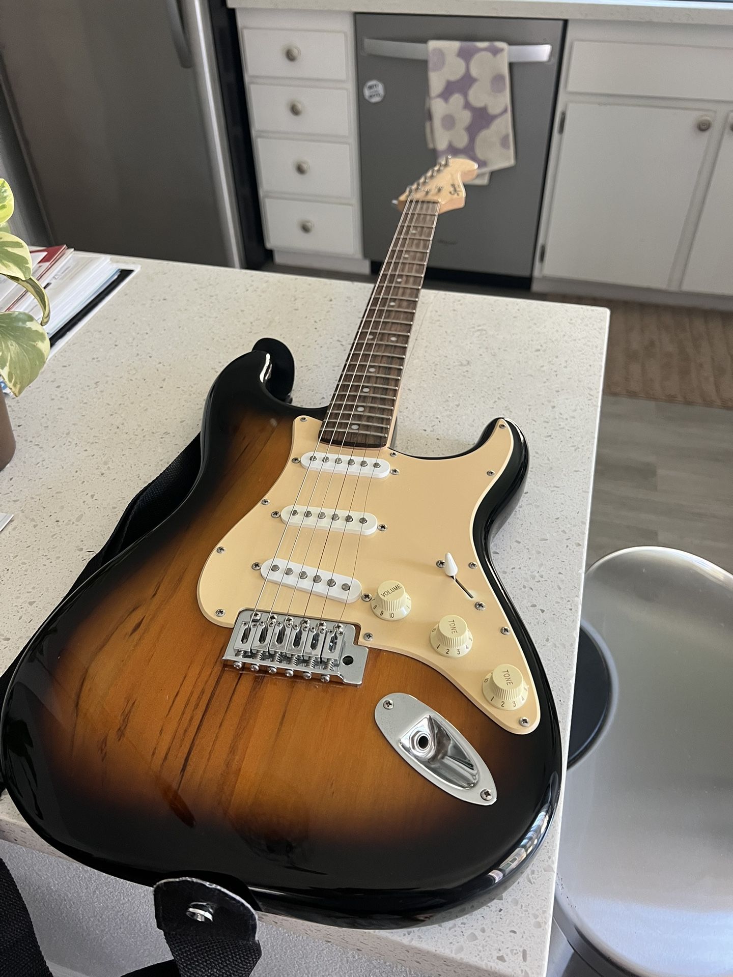 Squier by Fender Electric Guitar – Classic Sunburst Finish