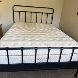 Like New Saatva Classic 14.5" Luxury Firm Pillow Top Queen Mattress