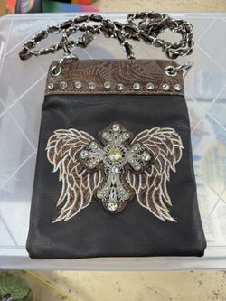 Beautiful Embroidered And Crossbody Chain Purse