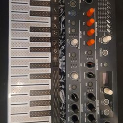 Arturia Microfreak 