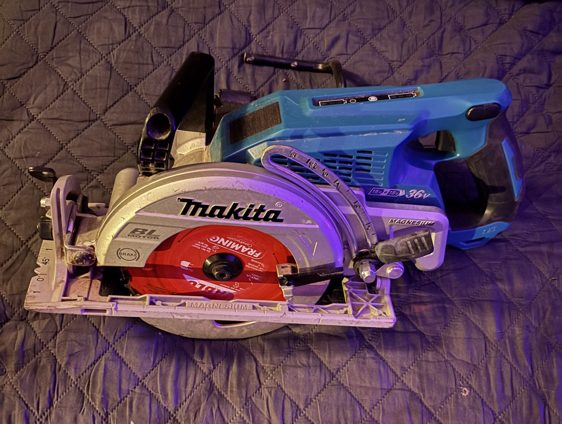 Makita XSR01 Circular Saw