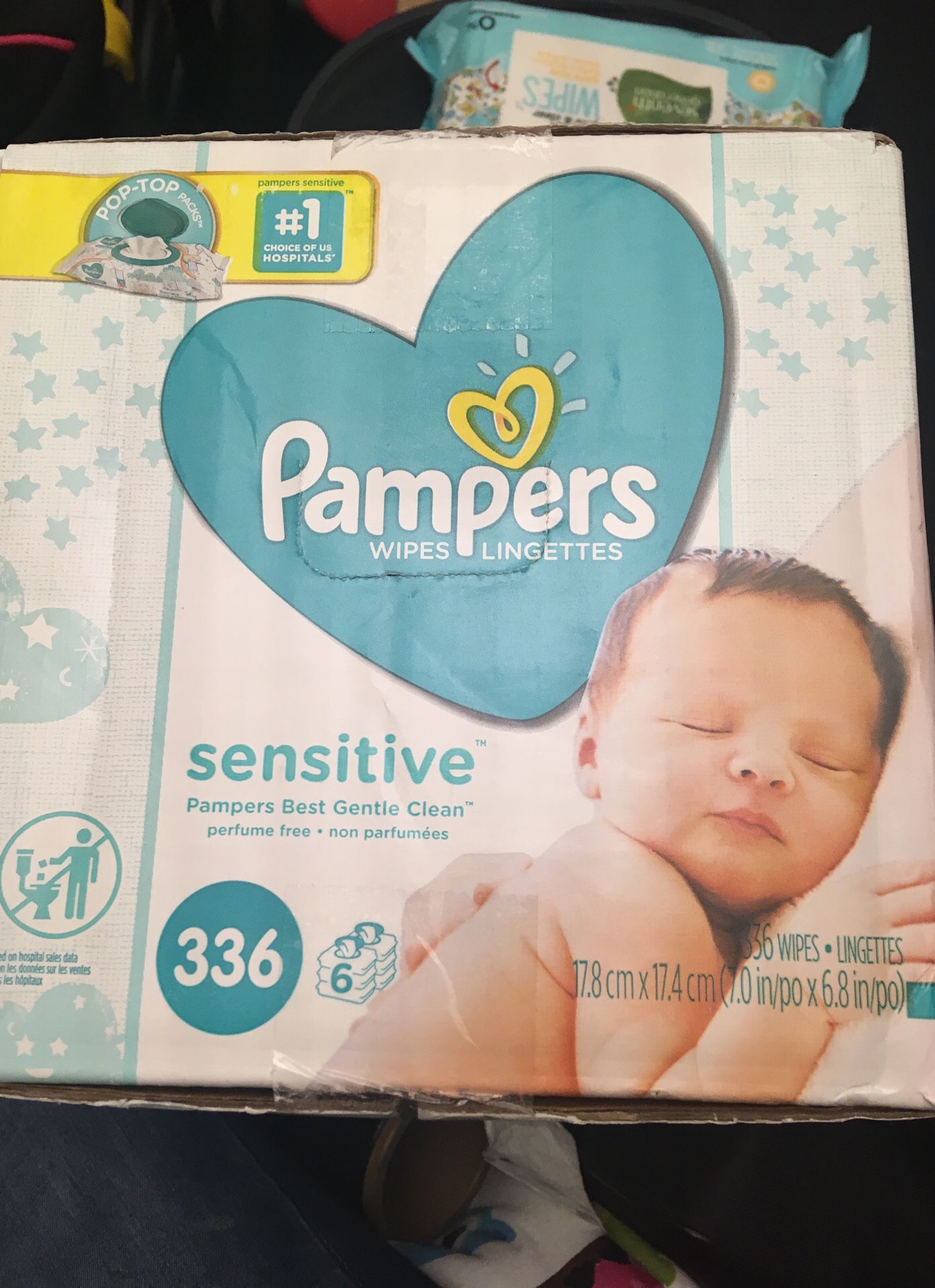 Baby wipes pampers