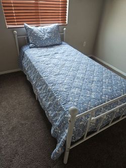 TWIN BRAND NEW NEVER USED Twin mattress WITH OR WITHOUT bed frame
