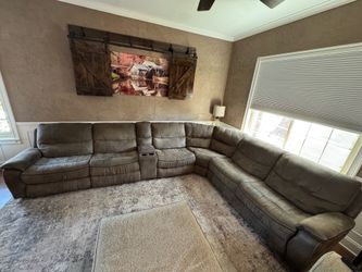 Brown 4 Manual Recliners Sofa Sectional $200