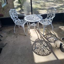 Metal Patio Furniture ( Very Light)