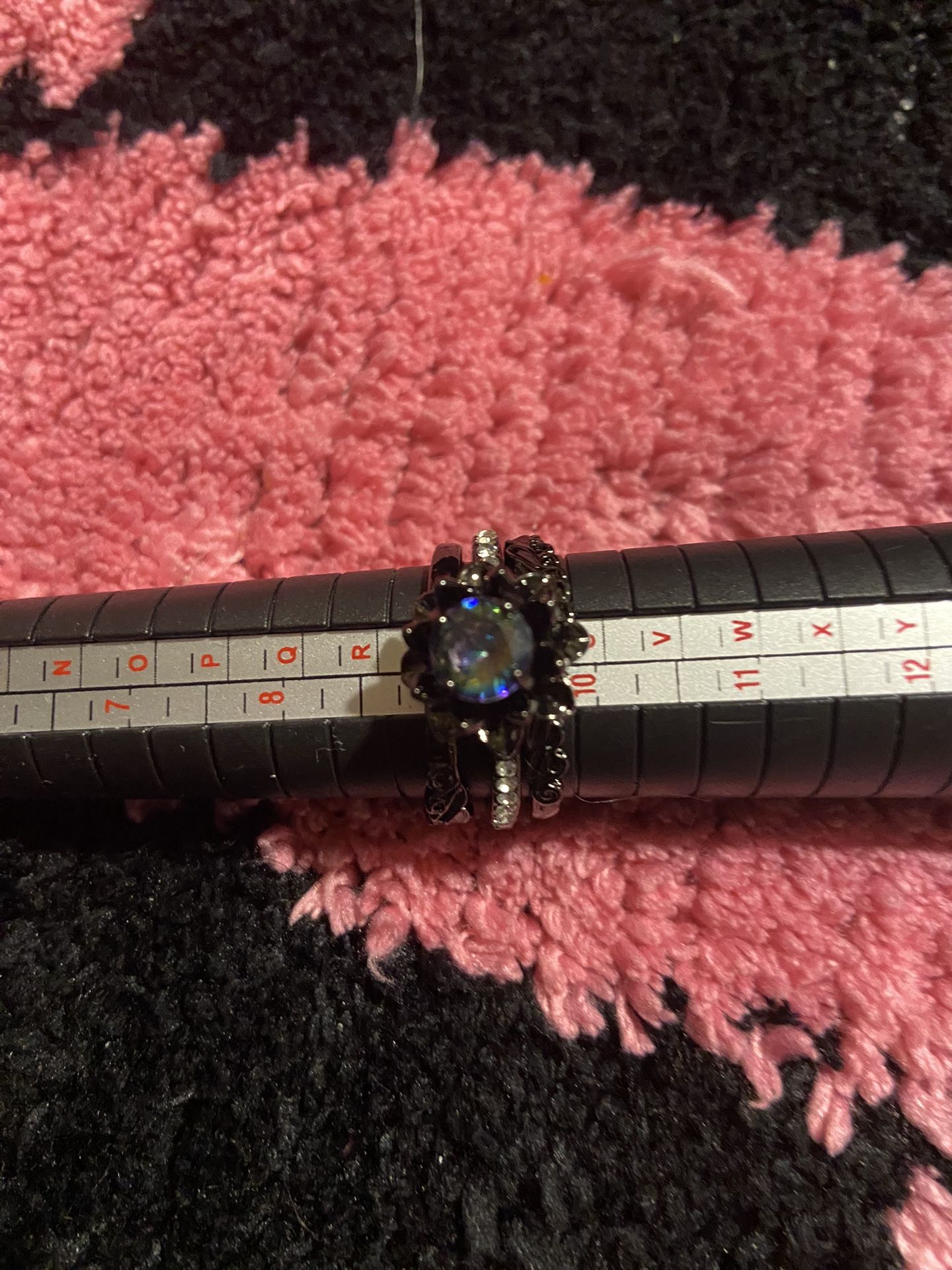 Elegant Black and Silver Women's Ring Size 9 