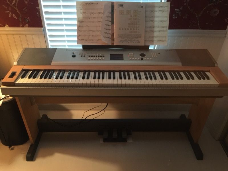 Yamaha Piano YPG-635