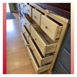 9 drawers dresser/ Nine drawers dresser