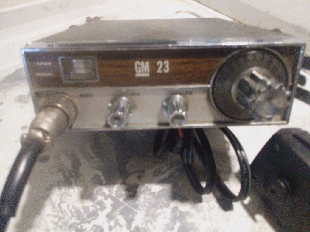 GM 23 VINTAGE CB RADIO BY PEARCE SIMPSON Works