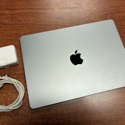 MacBook Air 2022 M2 13” 8GB RAM 256GB SSD Retina TouchID 