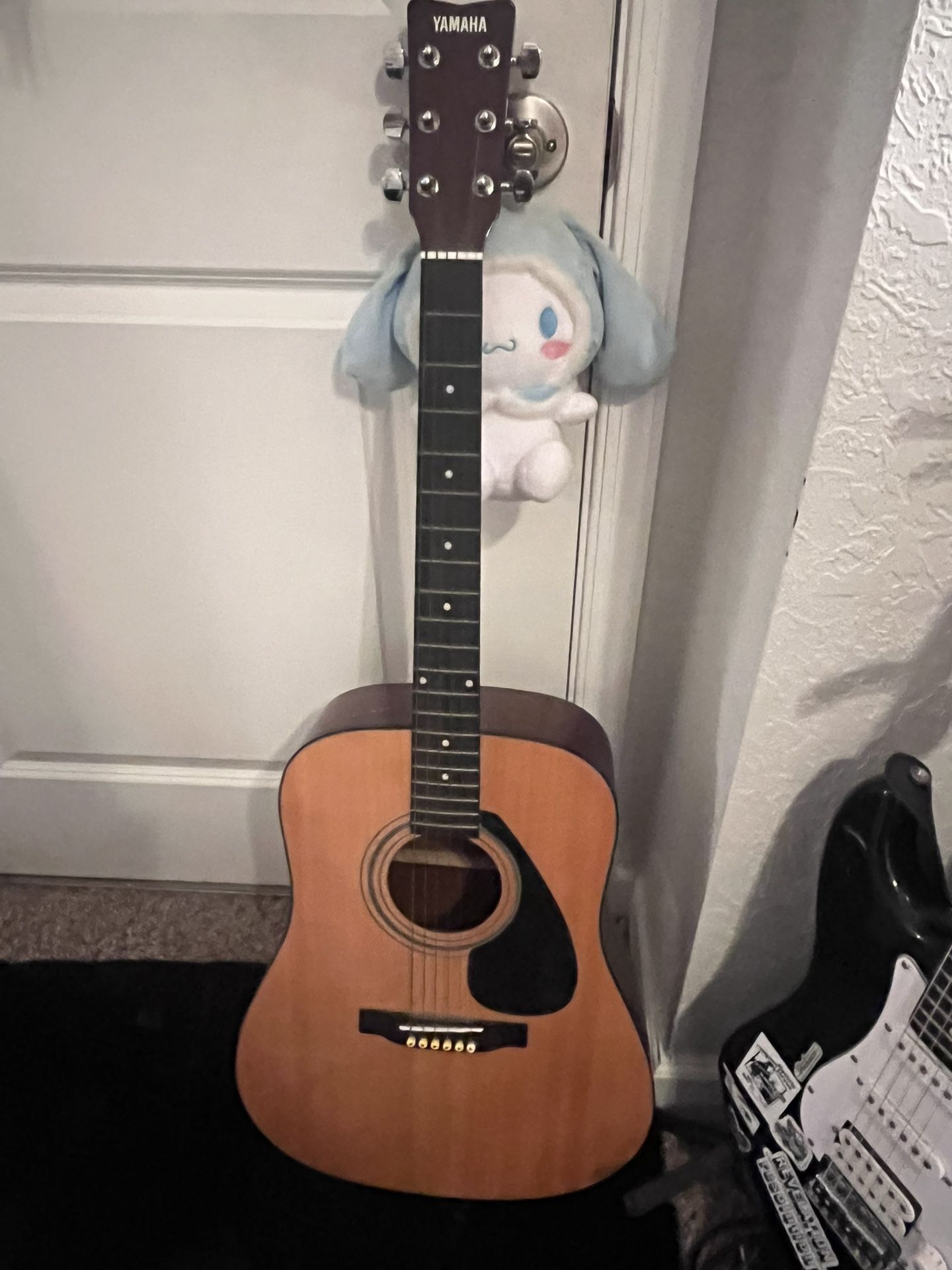 Yamaha Acoustic Guitar