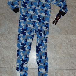 Camo boys onesies new 4t