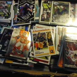 Over 2,000 Mint Condition Football Basketball And Baseball Cards Ungraded 