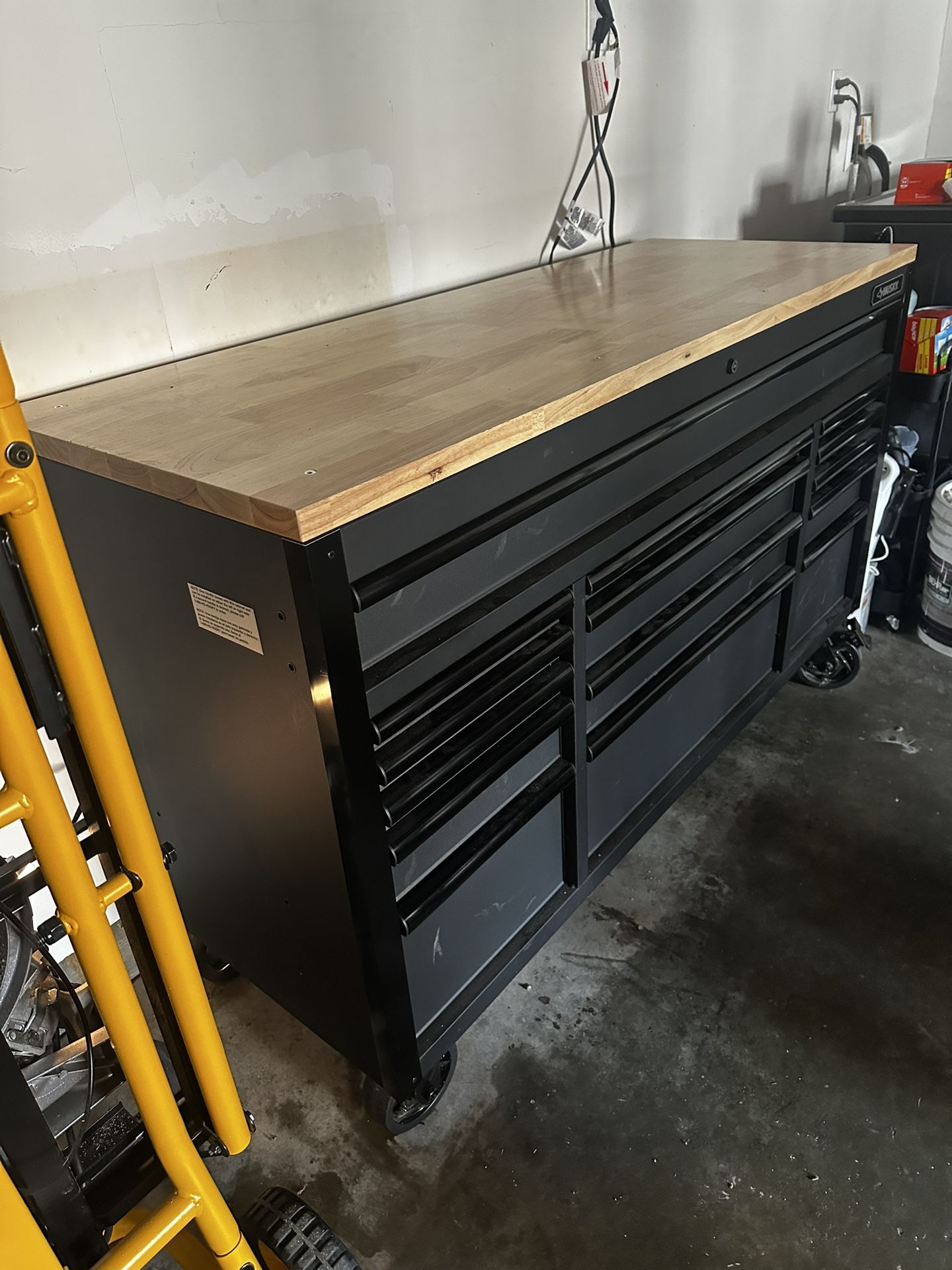 Tool Chest Husky 61” Heavy Duty 15 Drawers Solid Wood Top
