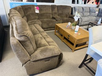Oversize Seating! Reclining Sectional! Last One! Sale!🛋️✅😍