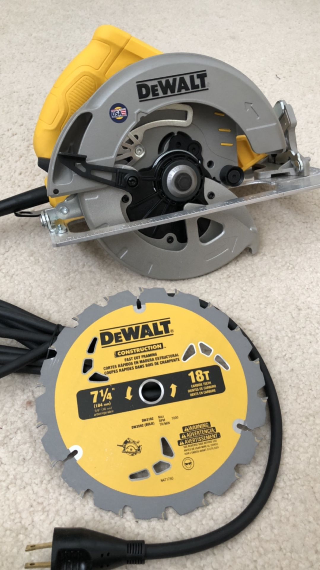DeWalt 15 Amp 7-1/4 in. Lightweight Circular Saw