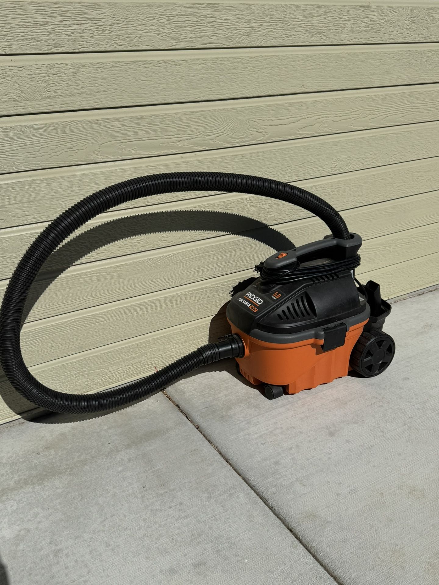 4 Gallon Rigid Vacuum