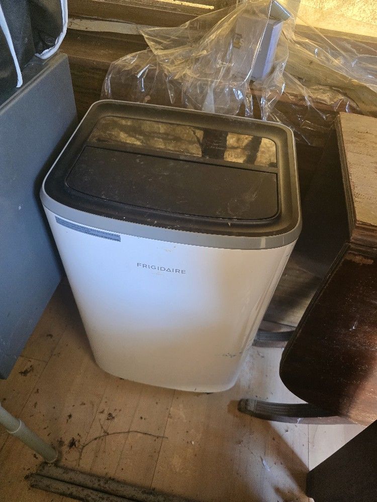 Frigidaire Air Conditioner 