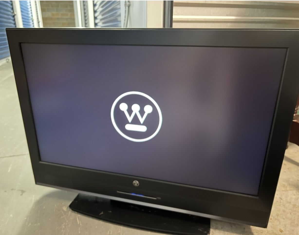 Westinghouse SK-32H570D 32" Black 720p LCD HDTV With Built-In DVD Player 