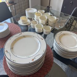 Gorham Ariana Town & Country Fine China Set For 12-14, 85Pieces