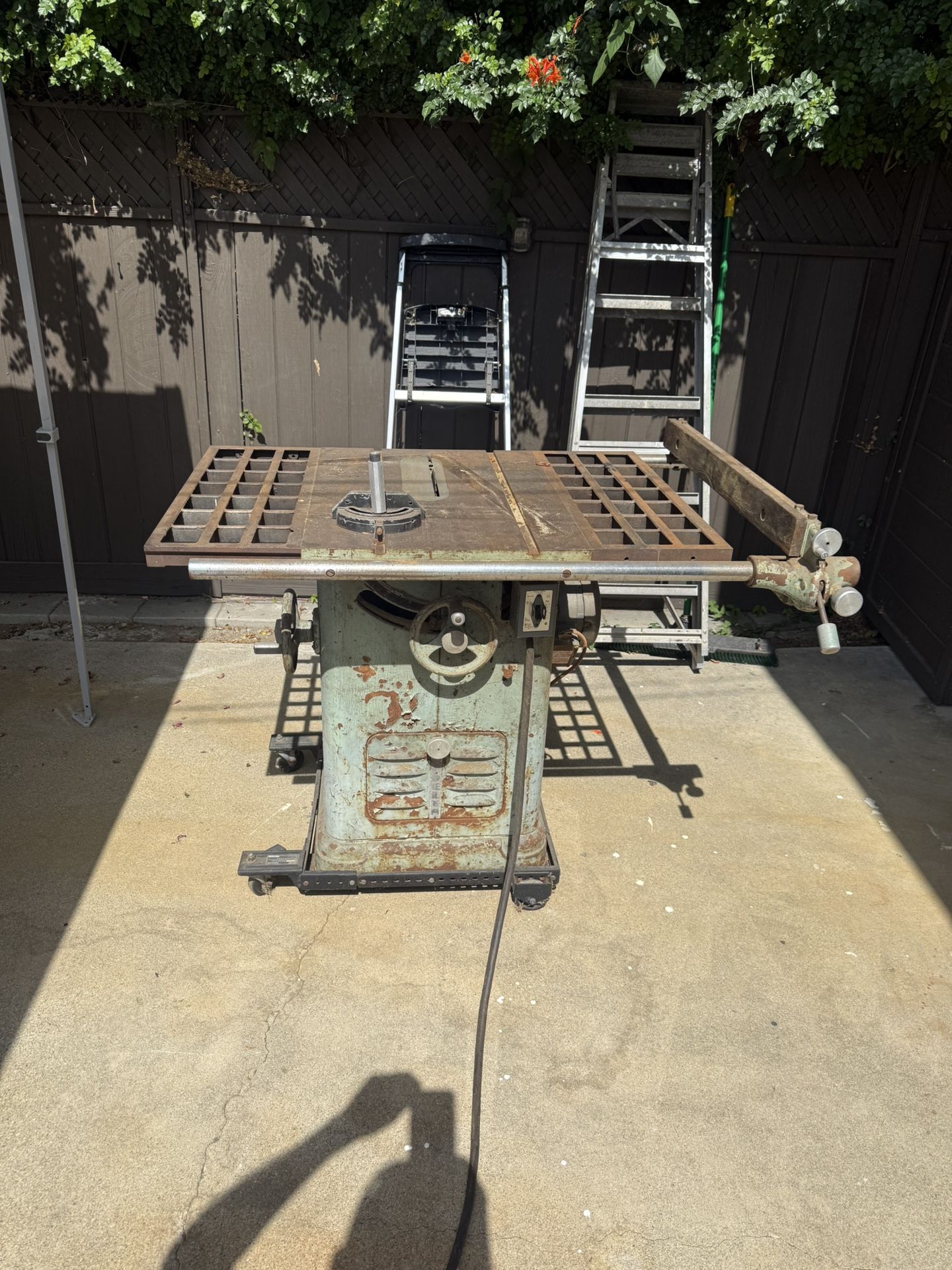 Delta Table Saw