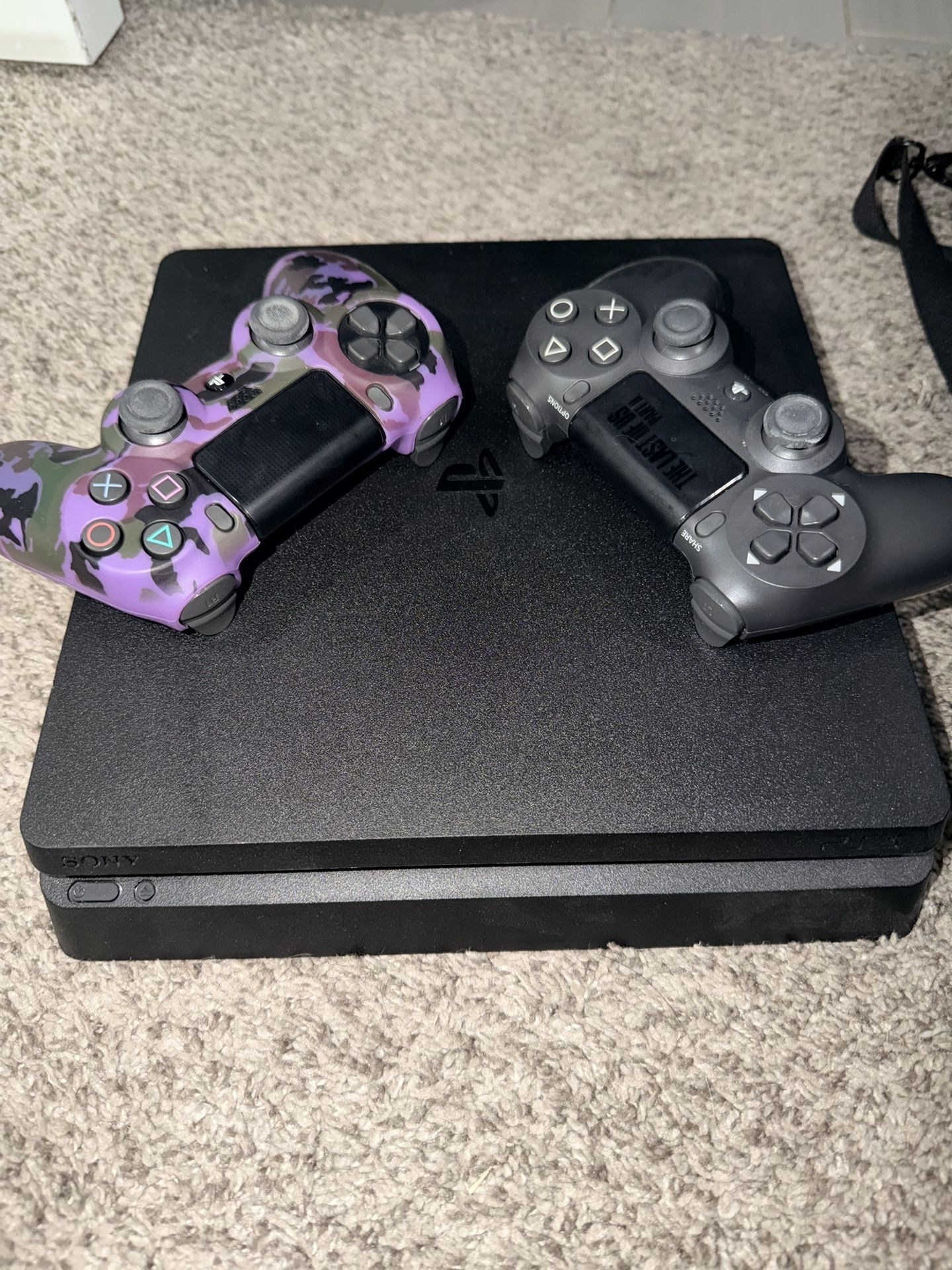 PS4 Slim + PS4 VR Headset