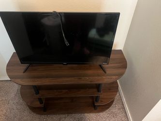 Bedroom set with tv included