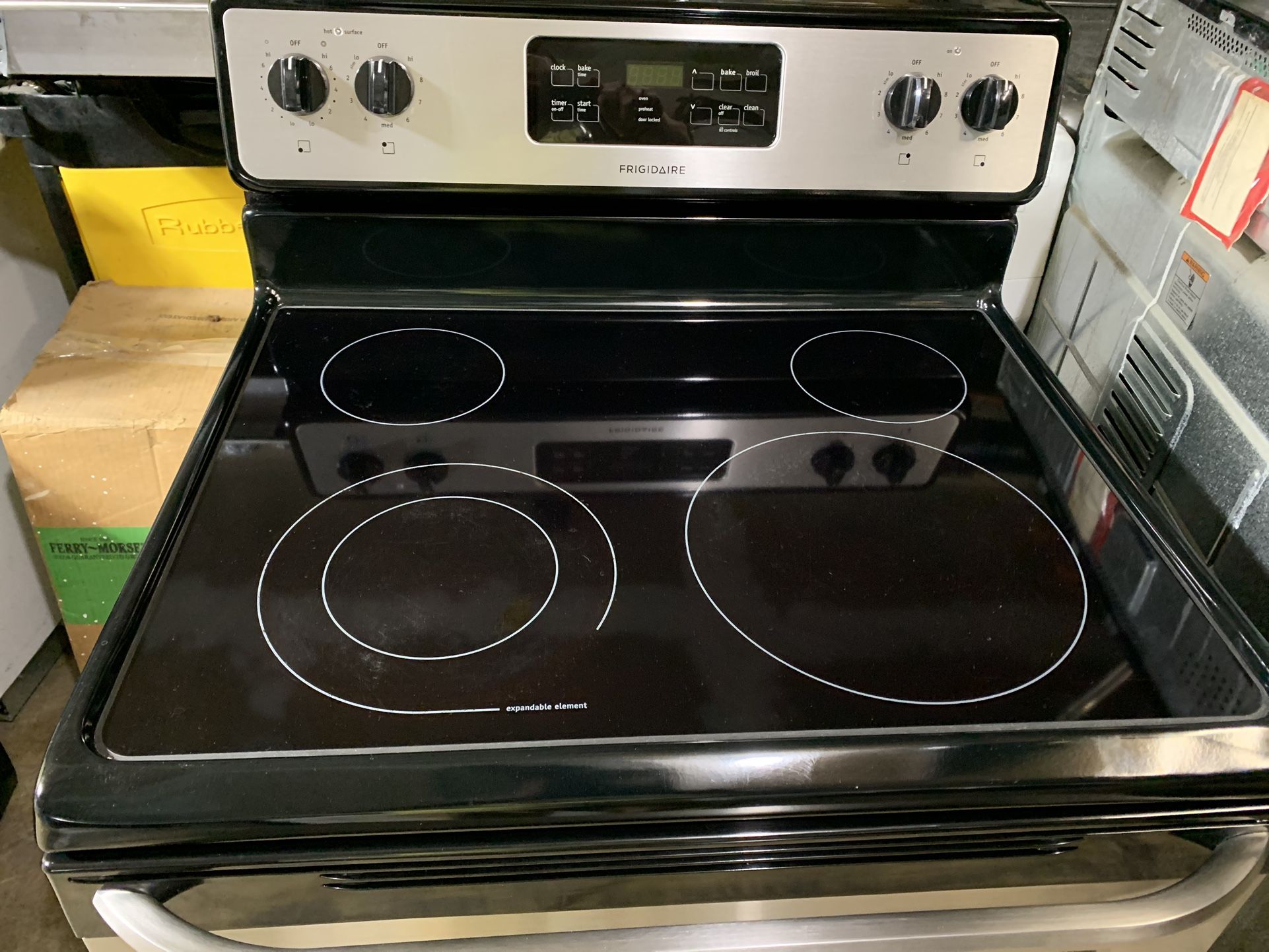 Stainless Steel Frigidaire Electric Stove Glass Smooth Top for Sale in  Sacramento, CA - OfferUp